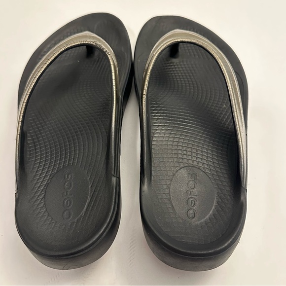 Oofos WOMEN'S OOLALA LUXE SANDAL - LATTE
Size 9.0 - Picture 4 of 12